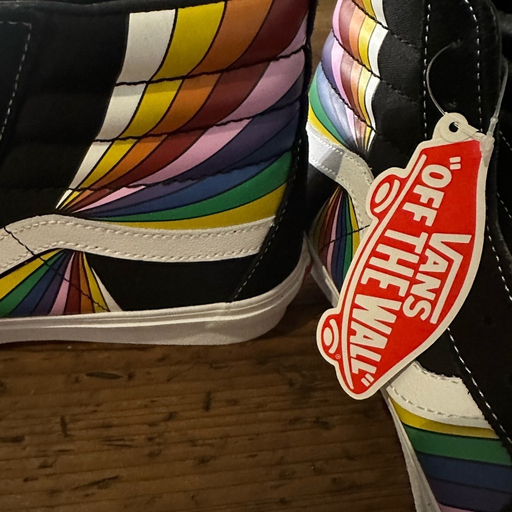 #48 ❤️ BNWT VANS DK8 Hi Rainbow black suede sneakers - Picture 1 of 11
